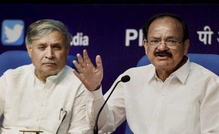 नायडू ने राज्यों से रीयल एस्टेट नियमों को जल्द लागू करने को कहा, सरकार के पास केवल 10 दिन का समय नायडू ने राज्यों से रीयल एस्टेट नियमों को जल्द लागू करने को कहा, सरकार के पास केवल 10 दिन का समय- India TV Paisa