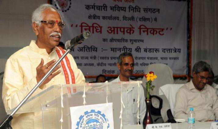 सरकार ने 2016-17 के लिए EPF पर 8.65% ब्याज को दी मंजूरी, सदस्यों के खातों में जमा होगी राशि सरकार ने 2016-17 के लिए EPF पर 8.65% ब्याज को दी मंजूरी, सदस्यों के खातों में जमा होगी राशि- India TV Paisa