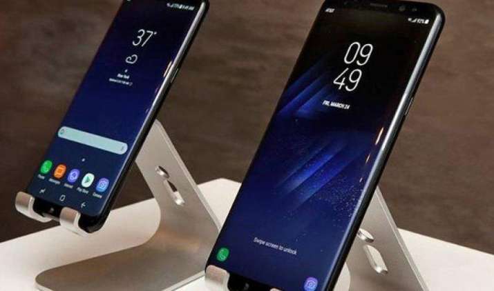 अब Samsung Galaxy S8 में भी आ रही है वायरलेस चार्जिंग की समस्या, डिसप्ले में भी लाल रंग के टिंट आए नजर अब Samsung Galaxy S8 में भी आ रही है वायरलेस चार्जिंग की समस्या, डिसप्ले में भी लाल रंग के टिंट आए नजर- India TV Paisa