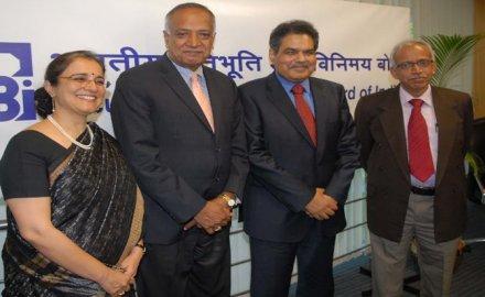 ब्रोकरों व क्लियरिंग सदस्यों को सेबी देगा एकल लाइसेंस, अब डिजिटल वॉलेट से खरीद सकेंगे म्यूचुअल फंड ब्रोकरों व क्लियरिंग सदस्यों को सेबी देगा एकल लाइसेंस, अब डिजिटल वॉलेट से खरीद सकेंगे म्यूचुअल फंड- India TV Paisa