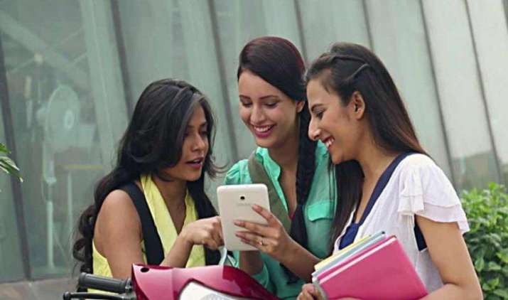 ऐसे पता करें कौन-कौन देख रहा है आपकी WhatsApp प्रोफाइल, ये है पूरा प्रोसेस ऐसे पता करें कौन-कौन देख रहा है आपकी WhatsApp प्रोफाइल, ये है पूरा प्रोसेस- IndiaTV Paisa