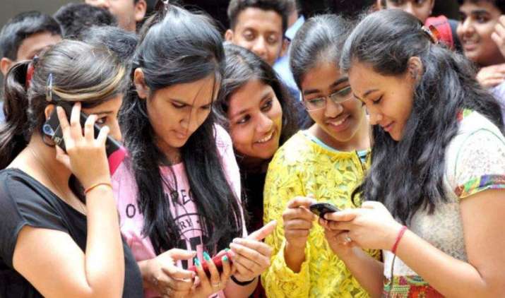 Jio की टक्कर में Airtel-Vodafone-Idea लाएंगी VoLTE सर्विसेज, सितंबर तक कर सकती है लॉन्च Jio की टक्कर में Airtel-Vodafone-Idea लाएंगी VoLTE सर्विसेज, सितंबर तक कर सकती है लॉन्च- India TV Paisa