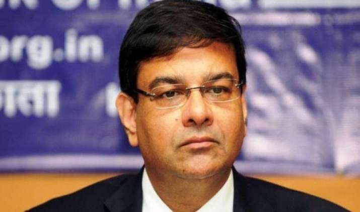 सरकारी बैंकों के विलय से बैंकिंग प्रणाली को फायदा होगा, उर्जित पटेल ने कहा NPA से निपटने में मिलेगी मदद सरकारी बैंकों के विलय से बैंकिंग प्रणाली को फायदा होगा, उर्जित पटेल ने कहा NPA से निपटने में मिलेगी मदद- India TV Paisa