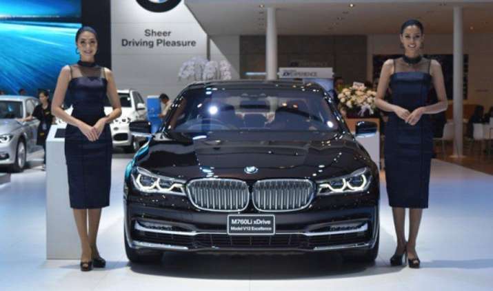 BMW ने भारत में लॉन्च की पेट्रोल इंजन के साथ दो नई कारें, कीमत 2.27 करोड़ रुपए BMW ने भारत में लॉन्च की पेट्रोल इंजन के साथ दो नई कारें, कीमत 2.27 करोड़ रुपए- India TV Paisa