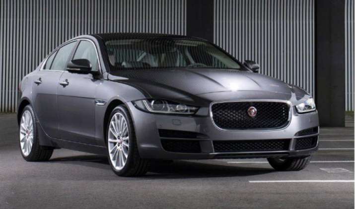 Post GST: मारुति के बाद अब TATA Motors ने JLR के घटाए दाम, कीमतों में की औसत 7 फीसदी की कटौती Post GST: मारुति के बाद अब TATA Motors ने JLR के घटाए दाम, कीमतों में की औसत 7 फीसदी की कटौती- IndiaTV Paisa