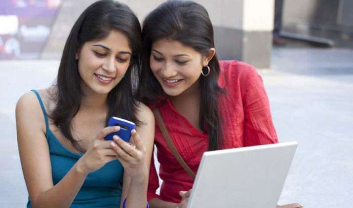 यूजर्स को पोर्ट से रोकने के लिए टेलीकॉम कंपनियां नहीं दे सकेंगी लुभावने ऑफर्स, जांच करेगा ट्राई यूजर्स को पोर्ट से रोकने के लिए टेलीकॉम कंपनियां नहीं दे सकेंगी लुभावने ऑफर्स, जांच करेगा ट्राई- India TV Paisa