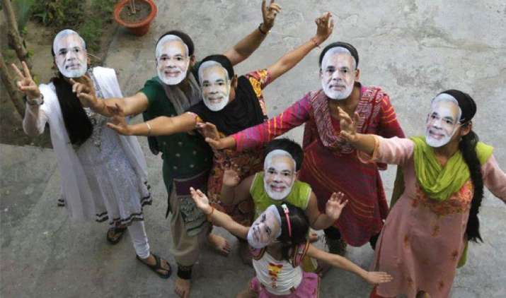 मोदी सरकार की तीसरी सालगिरह पर बाजार ने मनाया जश्न, इन कारणों से सेंसेक्स-निफ्टी ऐतिहासिक स्तर पर बंद मोदी सरकार की तीसरी सालगिरह पर बाजार ने मनाया जश्न, इन कारणों से सेंसेक्स-निफ्टी ऐतिहासिक स्तर पर बंद- India TV Paisa