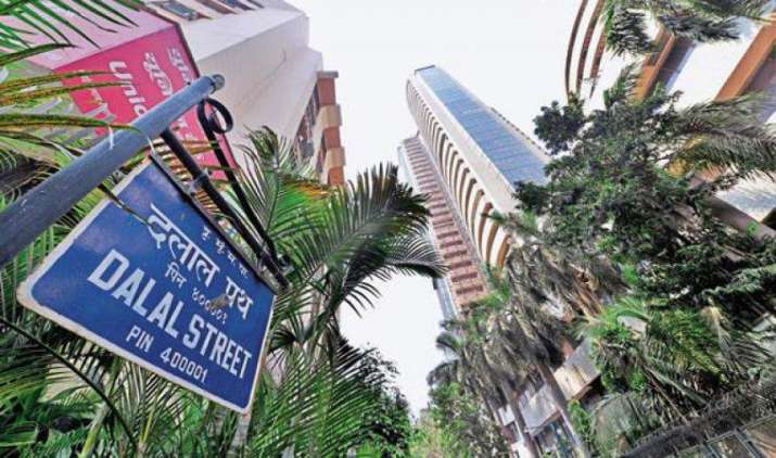 हफ्ते के आखिरी दिन बाजार में तेजी, सेंसेक्स 127 अंक और निफ्टी 34 अंक ऊपर हफ्ते के आखिरी दिन बाजार में तेजी, सेंसेक्स 127 अंक और निफ्टी 34 अंक ऊपर- IndiaTV Paisa