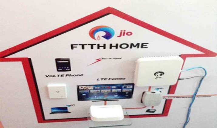 Reliance Jio 500 रुपए में देगी 100 GB डेटा, अक्टूबर में शुरू हो सकती है ब्रॉडबैंड सर्विस Reliance Jio 500 रुपए में देगी 100 GB डेटा, अक्टूबर में शुरू हो सकती है ब्रॉडबैंड सर्विस- India TV Paisa