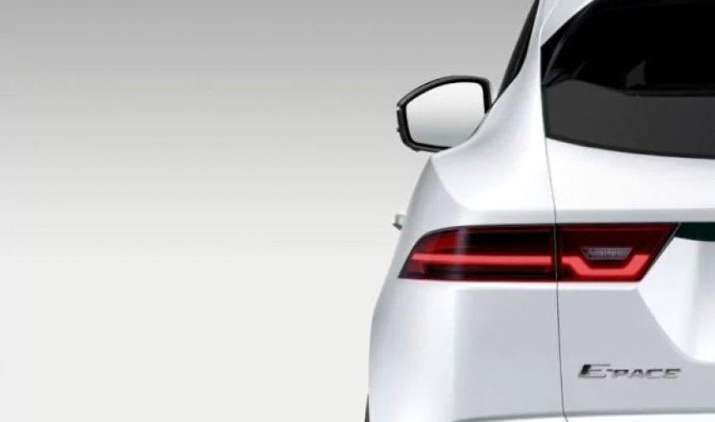 JLR ने उठाया अपनी नई SUV ई-पेस से पर्दा, लॉन्च होते ही हुई गिनीज बुक में दर्ज JLR ने उठाया अपनी नई SUV ई-पेस से पर्दा, लॉन्च होते ही हुई गिनीज बुक में दर्ज- IndiaTV Paisa