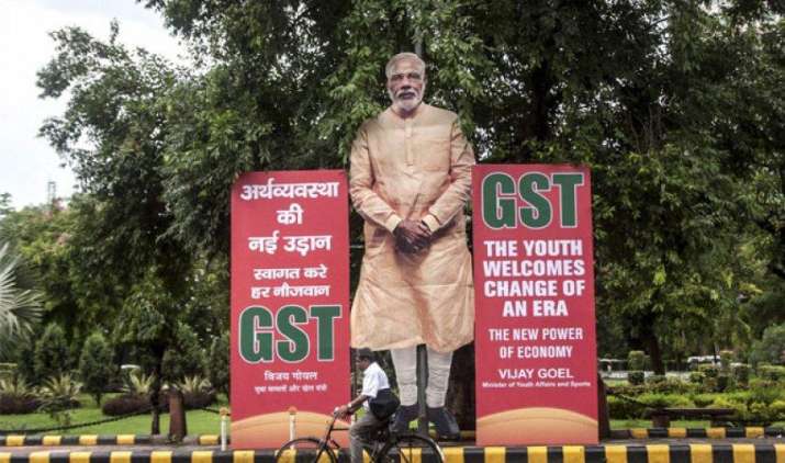 देश भर में लागू हुआ वस्तु एवं सेवा कर, जानिए क्या है GST और आज से किस पर देना होगा कितना टैक्स देश भर में लागू हुआ वस्तु एवं सेवा कर, जानिए क्या है GST और आज से किस पर देना होगा कितना टैक्स- IndiaTV Paisa