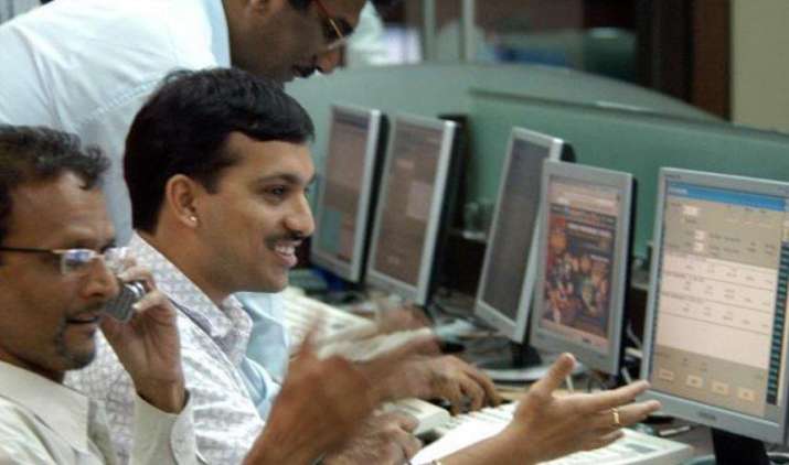 चौतरफा खरीदारी से बाजार में बड़ा उछाल, सेंसेक्स 300 अंक उछला, निफ्टी 9600 के पार, ये हैं वजह चौतरफा खरीदारी से बाजार में बड़ा उछाल, सेंसेक्स 300 अंक उछला, निफ्टी 9600 के पार, ये हैं वजह- India TV Paisa