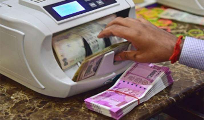 आयकर विभाग ने दो लाख रुपए से अधिक नगद लेनदेन के प्रति किया आगाह, लोगों से जानकारी देने को कहा आयकर विभाग ने दो लाख रुपए से अधिक नगद लेनदेन के प्रति किया आगाह, लोगों से जानकारी देने को कहा- India TV Paisa