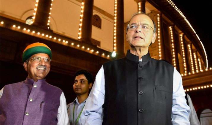 GST launched: वित्त मंत्री अरुण जेटली ने GST के बाद कहा- महंगाई होगी कम, देश की आर्थिक ग्रोथ में आएगी तेजी GST launched: वित्त मंत्री अरुण जेटली ने GST के बाद कहा- महंगाई होगी कम, देश की आर्थिक ग्रोथ में आएगी तेजी- India TV Paisa