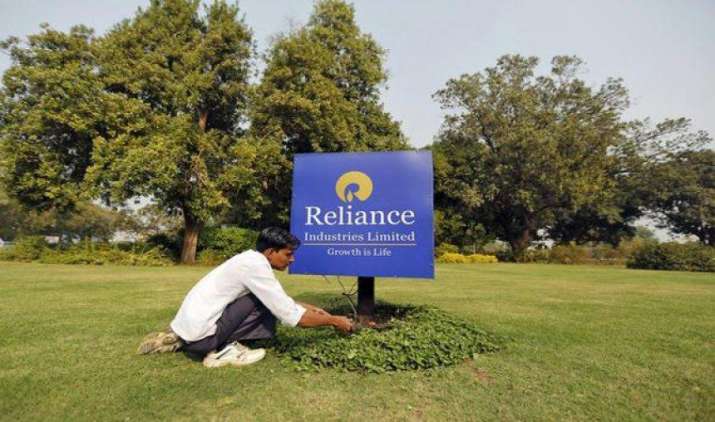 12 साल बाद RIL ने की शेयरधारकों को बोनस शेयर देने की घोषणा, बालाजी टेलीफिल्म्स में खरीदेगी 25% हिस्सेदारी 12 साल बाद RIL ने की शेयरधारकों को बोनस शेयर देने की घोषणा, बालाजी टेलीफिल्म्स में खरीदेगी 25% हिस्सेदारी- India TV Paisa