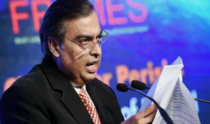 RIL@40th AGM: पूरा अंबानी परिवार हुआ भावुक, आकाश और ईशा अंबानी पहली बार आए शेयरधारकों के सामने RIL@40th AGM: पूरा अंबानी परिवार हुआ भावुक, आकाश और ईशा अंबानी पहली बार आए शेयरधारकों के सामने- India TV Paisa