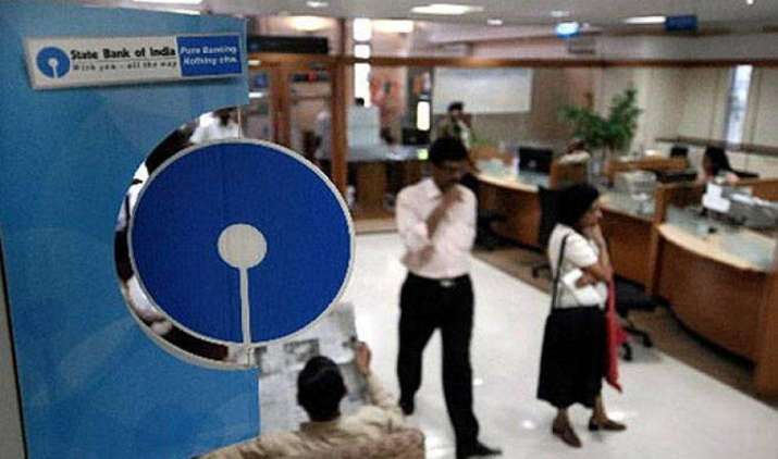 सरकारी बैंकों की संख्या 21 से घटा कर 12 करेगी सरकार, SBI जैसे होंगे 3 से 4 विश्व स्तरीय बैंक सरकारी बैंकों की संख्या 21 से घटा कर 12 करेगी सरकार, SBI जैसे होंगे 3 से 4 विश्व स्तरीय बैंक- IndiaTV Paisa