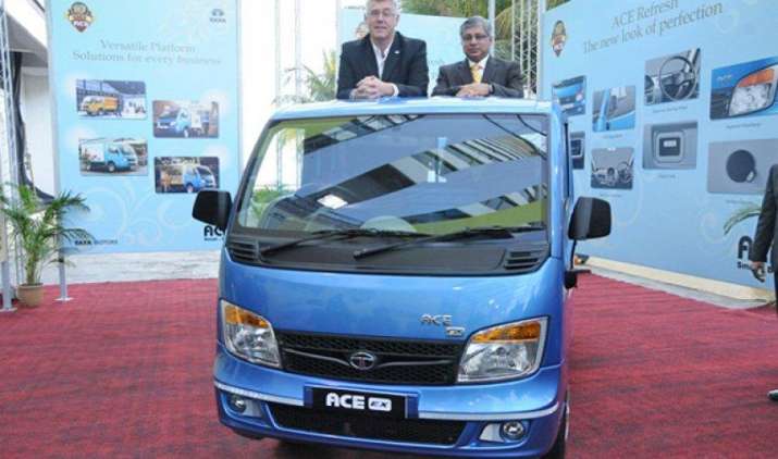 Tata Motors ने लॉन्च किए तीन नए सस्ते मॉडल, 3.08 लाख रुपए में खरीद सकते हैं आप शानदार वाहन Tata Motors ने लॉन्च किए तीन नए सस्ते मॉडल, 3.08 लाख रुपए में खरीद सकते हैं आप शानदार वाहन- IndiaTV Paisa