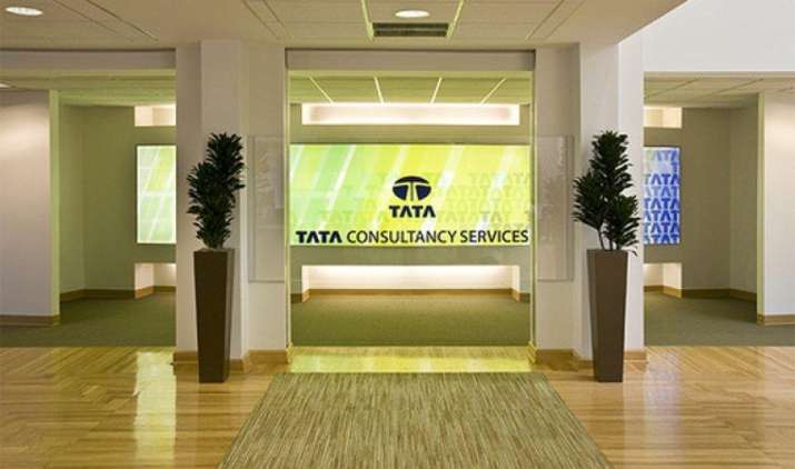 TCS का पहली तिमाही मुनाफा 5.9 प्रतिशत घटा, आय मामूली बढ़कर रही 29,584 करोड़ रुपए TCS का पहली तिमाही मुनाफा 5.9 प्रतिशत घटा, आय मामूली बढ़कर रही 29,584 करोड़ रुपए- India TV Paisa