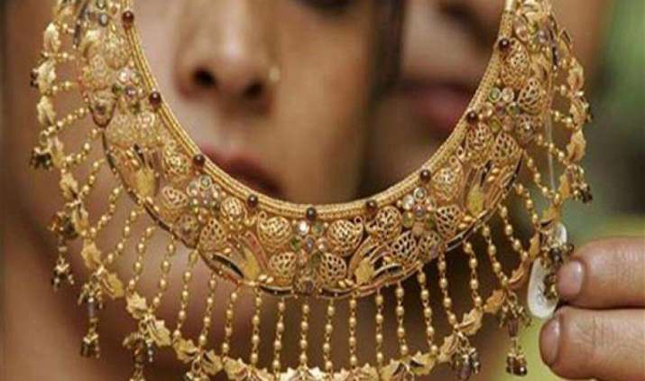 एक महीने में सोना 700 रुपए/10 ग्राम हुआ सस्ता, चांदी में आई 3,000 रुपए से अधिक की गिरावट एक महीने में सोना 700 रुपए/10 ग्राम हुआ सस्ता, चांदी में आई 3,000 रुपए से अधिक की गिरावट- India TV Paisa