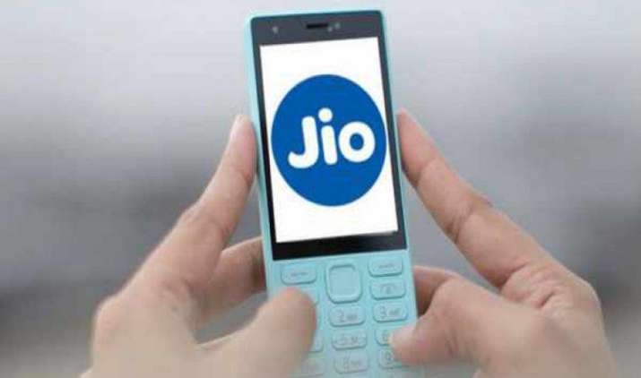 153 रुपए के अनलिमिटेड प्लान के साथ लॉन्च हुआ Jioफोन, एयरटेल और आइडिया के शेयर फिसले 153 रुपए के अनलिमिटेड प्लान के साथ लॉन्च हुआ Jioफोन, एयरटेल और आइडिया के शेयर फिसले- IndiaTV Paisa