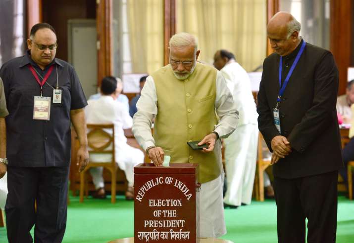PM Modi casting his vote PM Modi casting his vote- India TV