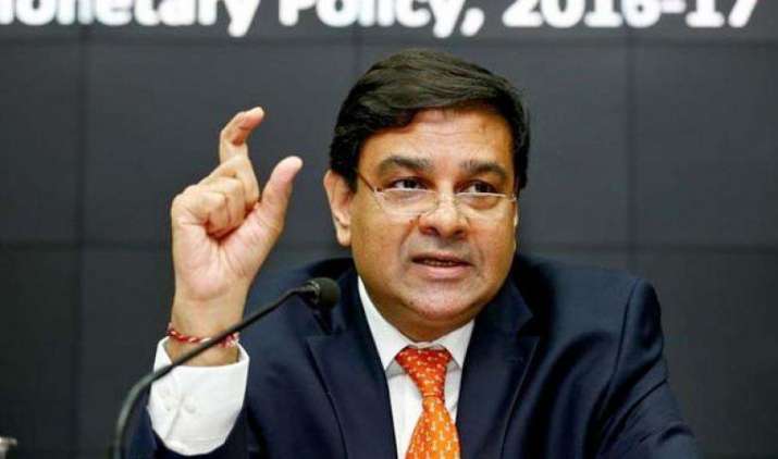 500 और 1000 के पुराने नोट गिनने के लिए RBI ने कर्मचारियों की छुट्टुियां कम की, उर्जित पटेल ने दी जानकारी 500 और 1000 के पुराने नोट गिनने के लिए RBI ने कर्मचारियों की छुट्टुियां कम की, उर्जित पटेल ने दी जानकारी- India TV Paisa
