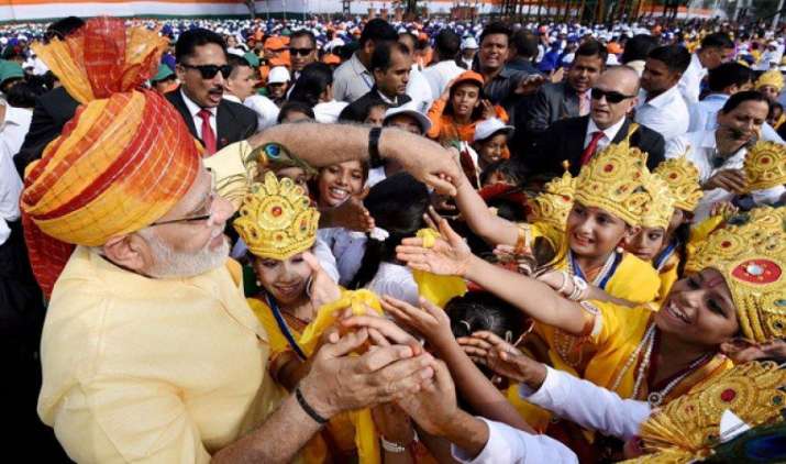 प्रधानमंत्री नरेंद्र मोदी ने कहा : डिजिटल लेनदेन बढ़ाने की है जरूरत, लेस कैश इकोनॉमी को बढ़ाना है आगे प्रधानमंत्री नरेंद्र मोदी ने कहा : डिजिटल लेनदेन बढ़ाने की है जरूरत, लेस कैश इकोनॉमी को बढ़ाना है आगे- India TV Paisa