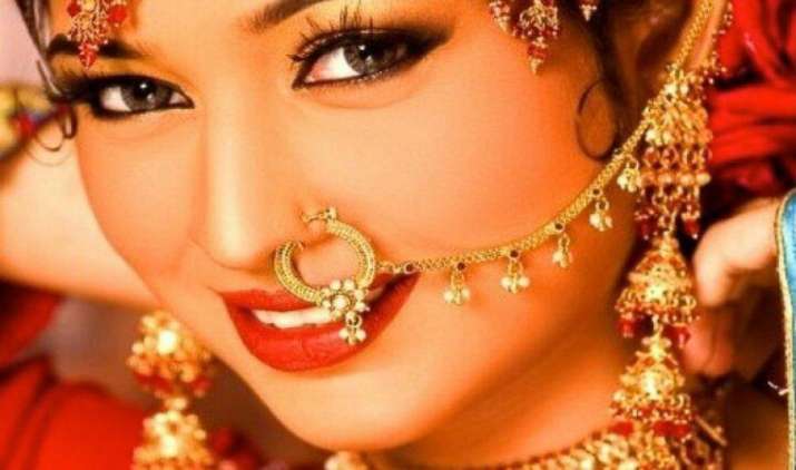 कालेधन को लेकर सरकार का बड़ा फैसला, मनी लॉन्ड्रिंग एक्ट के दायरे में आएंगे 2 करोड़ टर्नओवर रखने वाले ज्वैलर्स कालेधन को लेकर सरकार का बड़ा फैसला, मनी लॉन्ड्रिंग एक्ट के दायरे में आएंगे 2 करोड़ टर्नओवर रखने वाले ज्वैलर्स- India TV Paisa