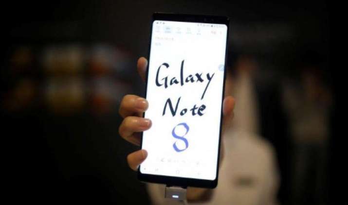 Galaxy Note 8 के लॉन्च से पहले जबरदस्त रिस्पांस, रिकॉर्ड 6.5 लाख फोन की हो चुकी है बुकिंग Galaxy Note 8 के लॉन्च से पहले जबरदस्त रिस्पांस, रिकॉर्ड 6.5 लाख फोन की हो चुकी है बुकिंग- India TV Paisa