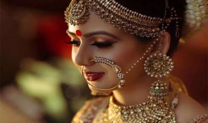सर्जिकल स्ट्राइक से निवेश के लिए बढ़ी सोने की मांग, दिल्ली में भाव हुआ 31,000 रुपए प्रति दस ग्राम सर्जिकल स्ट्राइक से निवेश के लिए बढ़ी सोने की मांग, दिल्ली में भाव हुआ 31,000 रुपए प्रति दस ग्राम- IndiaTV Paisa