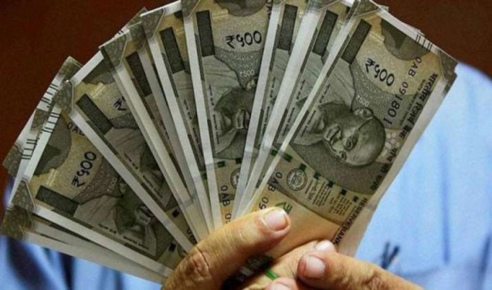 सरकारी बैंकों में अतिरिक्त पूंजी डालने से रुपया होगा मजबूत, शेयर बाजारों में विदेशी निवेशकों का बढ़ेगा रुझान सरकारी बैंकों में अतिरिक्त पूंजी डालने से रुपया होगा मजबूत, शेयर बाजारों में विदेशी निवेशकों का बढ़ेगा रुझान- India TV Paisa