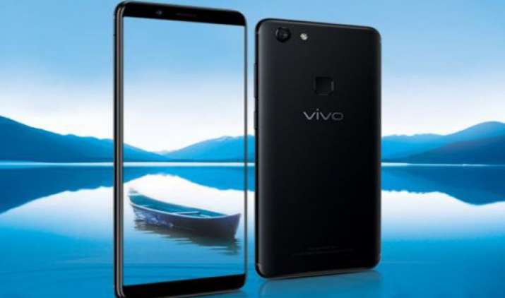 Vivo V7 भारत में हुआ लॉन्च, जानिए फोन की कीमत और फीचर्स की पूरी डिटेल Vivo V7 भारत में हुआ लॉन्च, जानिए फोन की कीमत और फीचर्स की पूरी डिटेल- IndiaTV Paisa