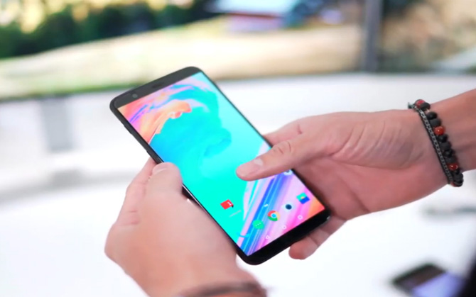 कुछ खास लोगों के लिए अमेजन पर आज होगी OnePlus 5T की सेल, आम लोग 28 नवंबर से खरीद सकेंगे फोन कुछ खास लोगों के लिए अमेजन पर आज होगी OnePlus 5T की सेल, आम लोग 28 नवंबर से खरीद सकेंगे फोन- India TV Paisa