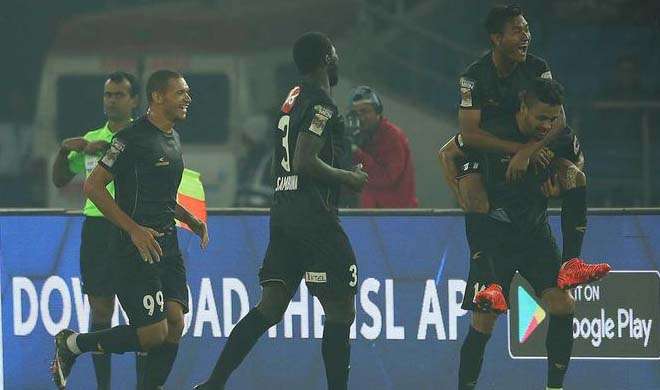 Indian Super League NorthEast United beat Delhi Dynamos 2-0... Indian Super League NorthEast United beat Delhi Dynamos 2-0...- India TV