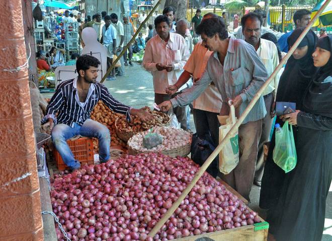 onion retail price surge onion retail price surge- India TV Paisa