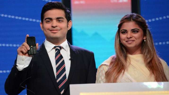 akash and isha ambani akash and isha ambani- India TV Paisa