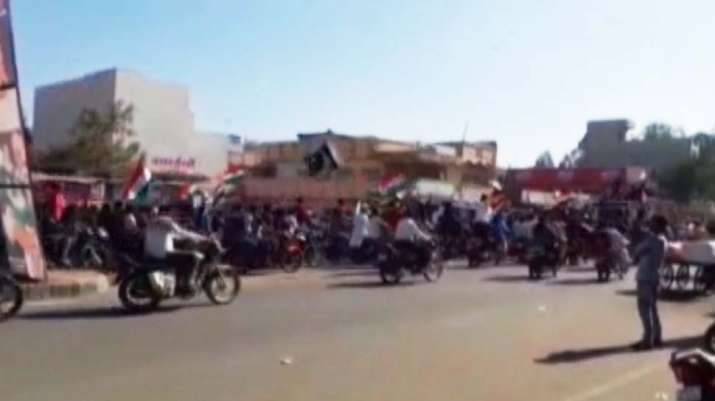 Madhya-Pradesh-Youths-take-out-bike-rally-on-Republic-Day-furled-Pakistani-flag-with-tricolor Madhya-Pradesh-Youths-take-out-bike-rally-on-Republic-Day-furled-Pakistani-flag-with-tricolor- India TV