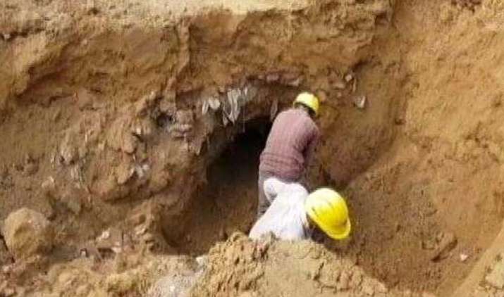 Oil-Thieves-Dig-150-Ft-Tunnel-To-Tap-Delhi-Caught-After-Blast Oil-Thieves-Dig-150-Ft-Tunnel-To-Tap-Delhi-Caught-After-Blast- India TV