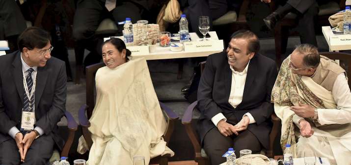 बंगाल वैश्विक कारोबारी सम्मेलन के दौरान मुख्यमंत्री ममता बनर्जी लक्ष्मी निवास मित्तल और मुकेश अंब बंगाल वैश्विक कारोबारी सम्मेलन के दौरान मुख्यमंत्री ममता बनर्जी लक्ष्मी निवास मित्तल और मुकेश अंब- India TV Paisa