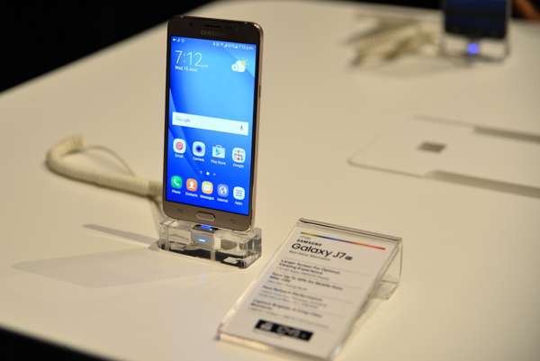 samsung device samsung device- India TV Paisa