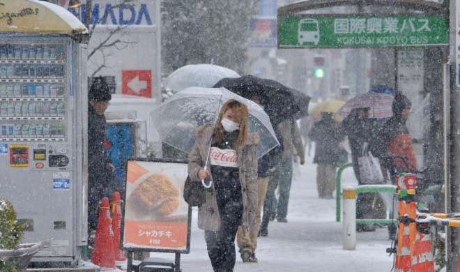 dozens injured in snow in Tokyo travelers stranded in the... dozens injured in snow in Tokyo travelers stranded in the...- India TV