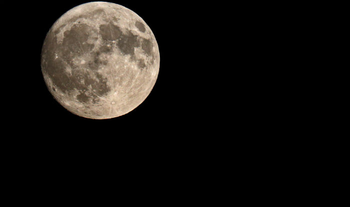 Moon to get mobile phone network Moon to get mobile phone network- India TV Paisa