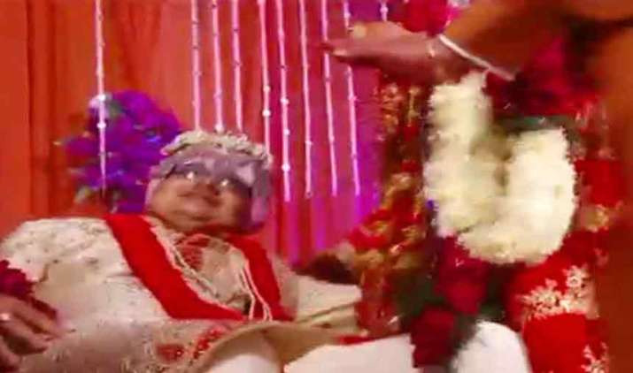 Punjab-Bridegroom-dies-as-soon-as-bride-garlanded-him Punjab-Bridegroom-dies-as-soon-as-bride-garlanded-him- Khabar IndiaTV