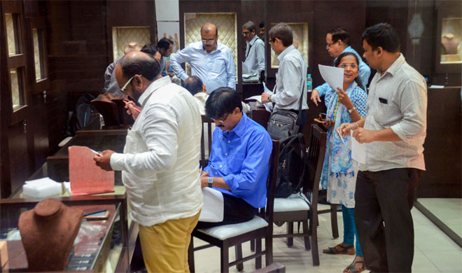 Thane: Enforcement Directorate team raids the Viviana Mall | PTI Photo Thane: Enforcement Directorate team raids the Viviana Mall | PTI Photo- India TV