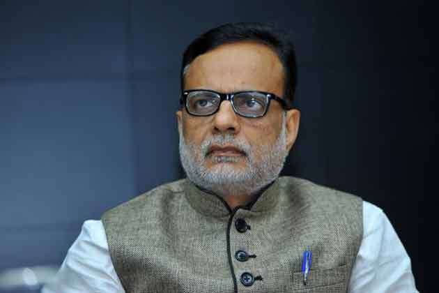 Hasmukh Adhia Hasmukh Adhia - IndiaTV Paisa