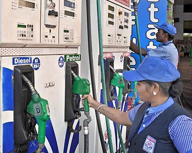 petrol price petrol price- IndiaTV Paisa