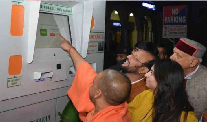 Yogi-government-installs-Garbage-Vending-Machine-in-Lucknow Yogi-government-installs-Garbage-Vending-Machine-in-Lucknow- Khabar IndiaTV