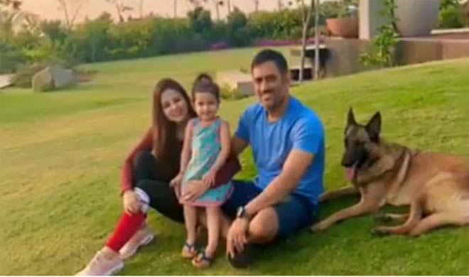 Dhoni with Family Dhoni with Family- Khabar IndiaTV