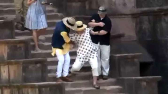 Madhya-Pradesh-Hillary-Clinton-slips-twice-on-stairs-during-Mandu-visit Madhya-Pradesh-Hillary-Clinton-slips-twice-on-stairs-during-Mandu-visit- Khabar IndiaTV